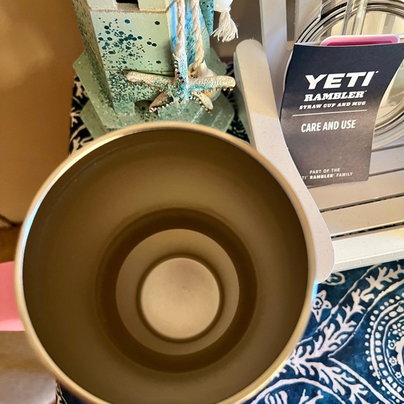 ๐๐๏ธ NWT YETI 35oz Rambler Mug with Straw Lid Power Pink - Picture 9 of 9